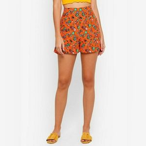 TOPSHOP NWOT Ditsy Floral Shorts Size 6